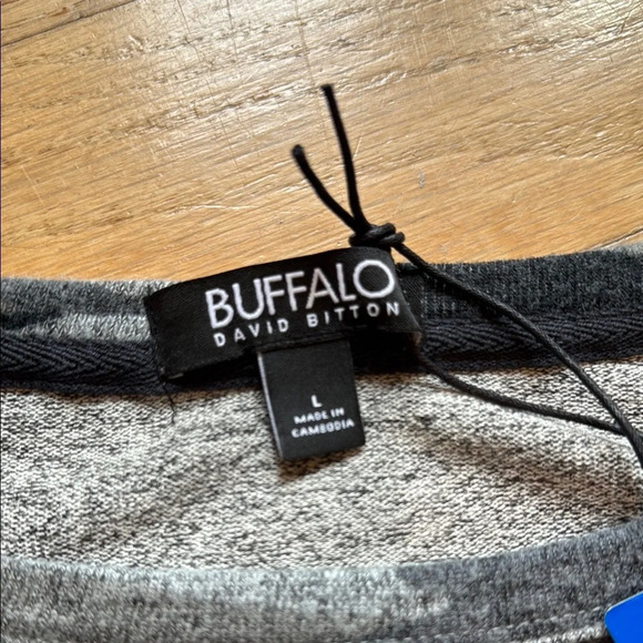 Camo Sweatshirt size large - Picture 4 of 10